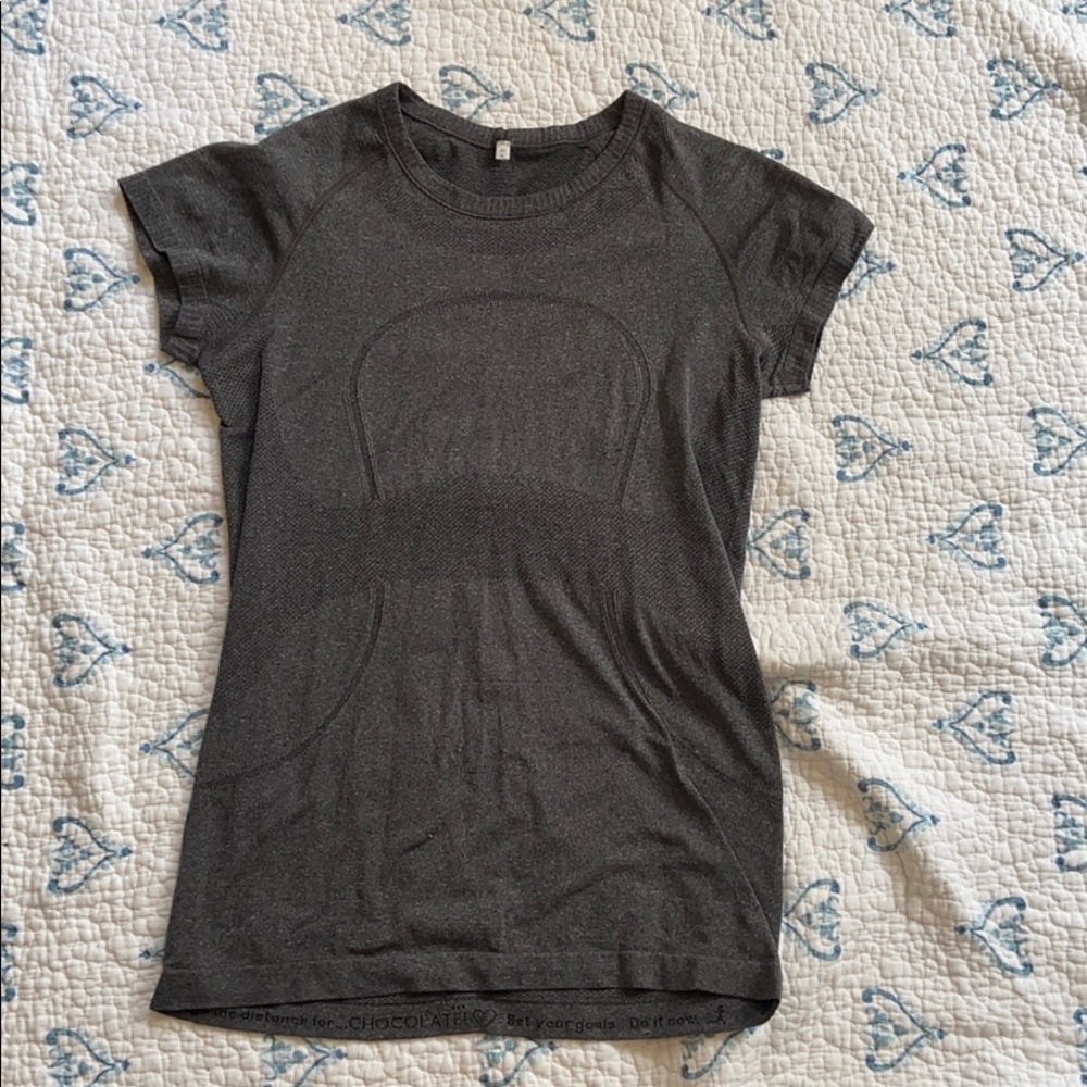 Lululemon athletica short sleeve shirt
